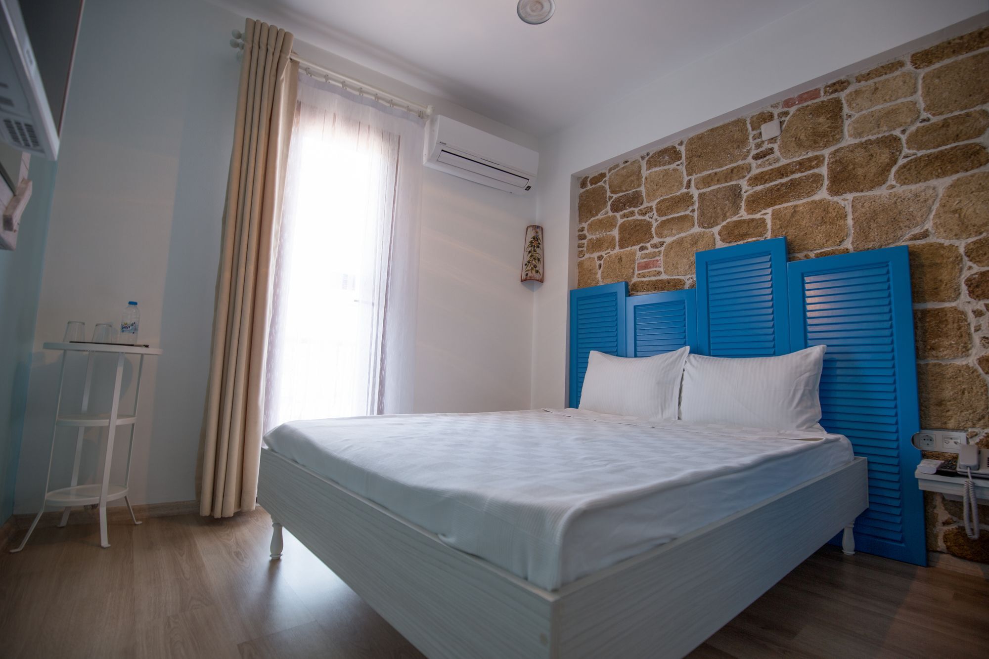 Menendi Otel Foça Exterior photo